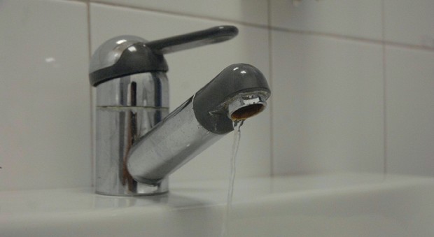 Rieti, a Forano s'aggrava la crisi idrica colibatteri nell'acqua dei rubinetti: il sindaco Cortella ne vieta l'uso