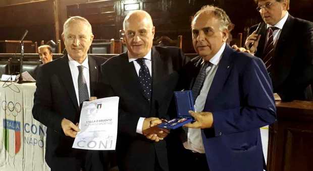 Napoli, il Coni distribuisce le stelle: premia dirigenti, tecnici e atleti campani