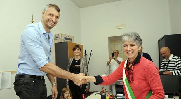 Macerata, cerimonia in Comune Il campione Miljkovic ​è cittadino italiano