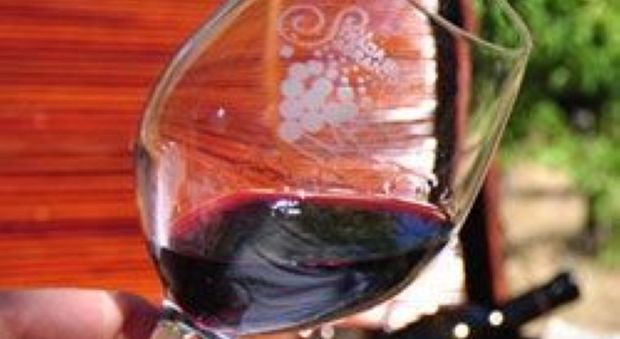 Firenze, vino di bassa qualità spacciato per Chianti doc: 9 imputati a rischio processo