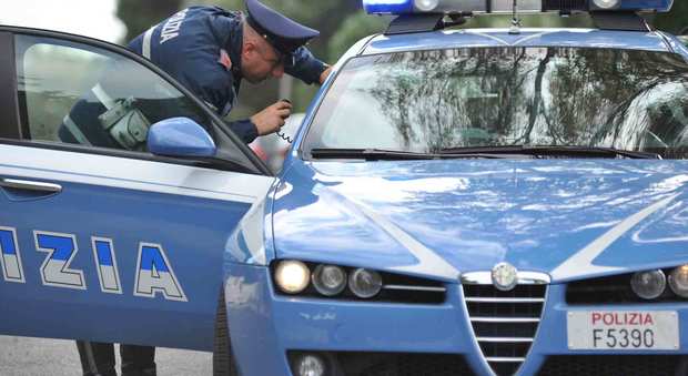 Roma, ubriaco e senza patente aggredisce poliziotti: 30enne arrestato