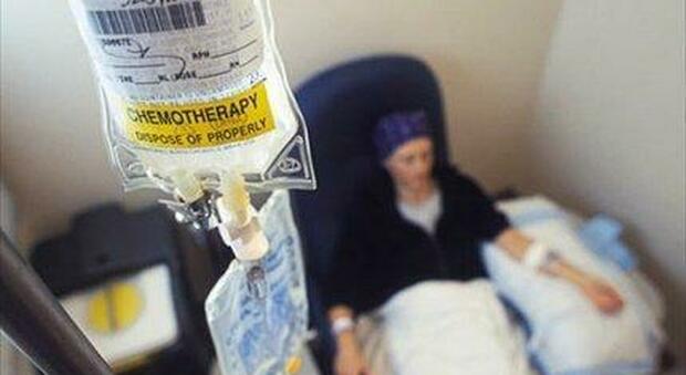 Una paziente in chemioterapia