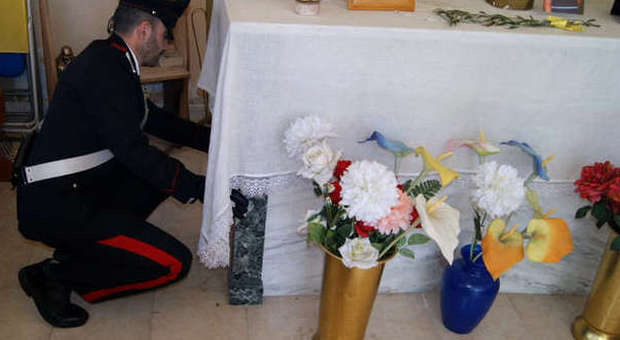 Napoli. Clan Lo Russo, armi e due chili di cocaina nella cappella votiva | Foto