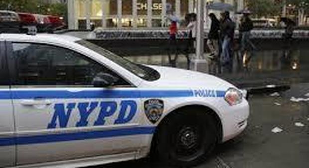 Crisi tra gli agenti della Polizia di New York, tre suicidi in dieci giorni