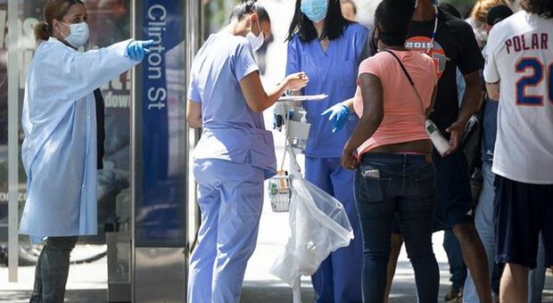 Coronavirus, la Francia ha superato le 100mila vittime da inizio pandemia