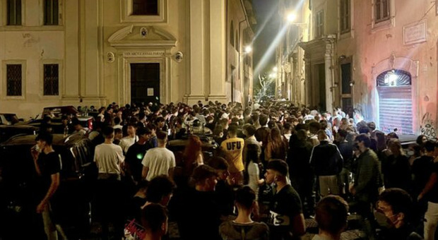 Roma, daspo Willy al 15enne che ha lanciato bottiglie contro la polizia: aumentano i controlli nel weekend