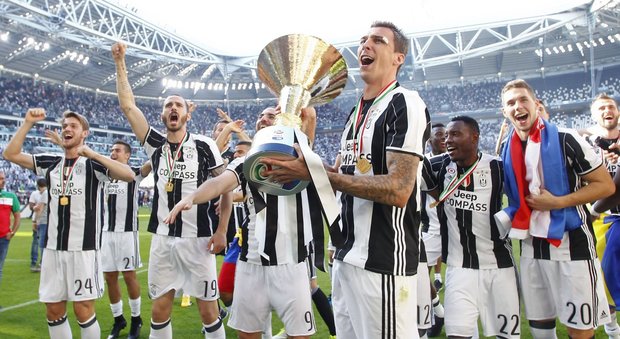 Juventus, prolungato fino al 2020 il contratto di Mandzukic