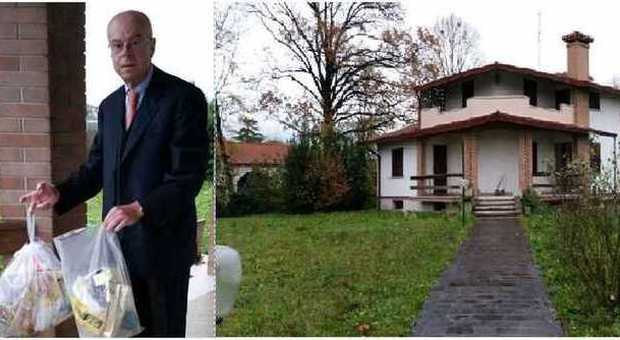 Il proprietario di casa con i resti lasciati dai romeni