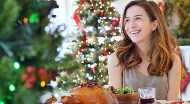 Il bon ton del Natale: come comportarsi a tavola durante pranzi e cene. Le regole da seguire