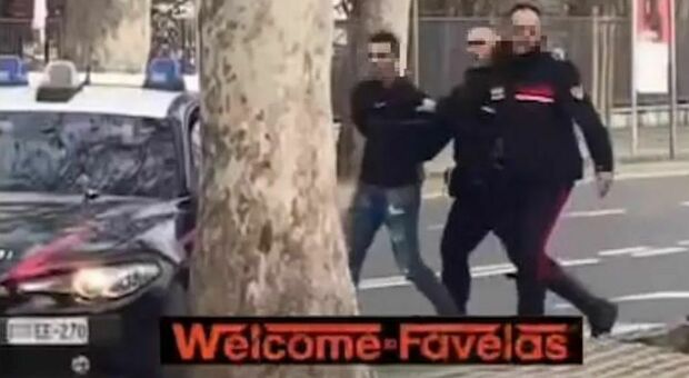 Modena, in un nuovo video carabiniere picchia ancora un fermato. Si tratterebbe dello stesso militare
