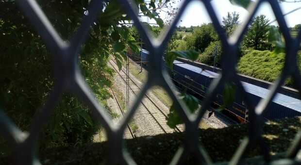 Pendolari-detective cronometrano i ritardi dei treni nelle linee "in trincea"