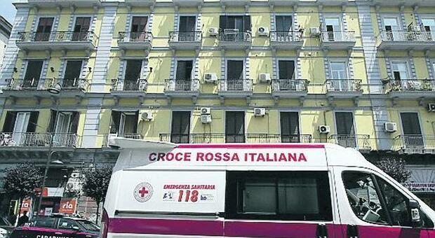 Incidente sul lavoro a Napoli, operaio muore nel cantiere: «Lavorava come precario»