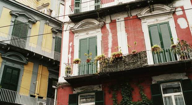 Napoli capitale della moda con Chanel e i suoi nuovi colori