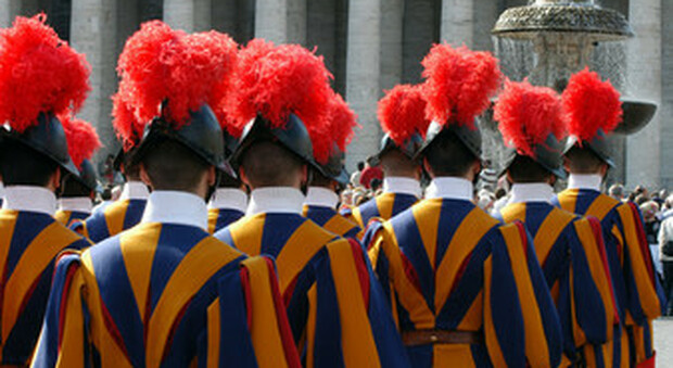 Vaticano, 34 nuove guardie svizzere: militari ma anche un po' «missionari e discepoli»
