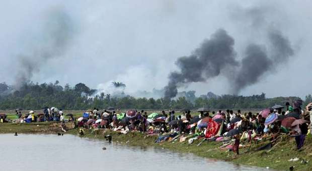 Birmania, Save the children: «Donne e bambini stuprati e bruciati vivi»