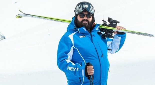Cannavacciuolo prende lezioni di sci e chiede protezione a San Gennaro