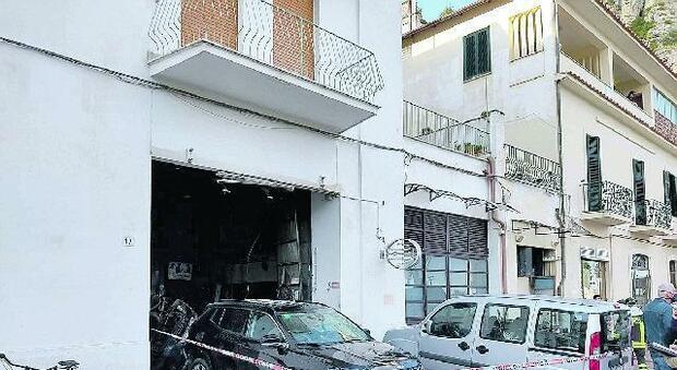 Esplosione in officina a Terracina: due meccanici feriti, uno è grave