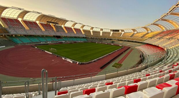 Bari, la giunta dice sì alla copertura dello stadio San Nicola: approvato piano di fattibilità