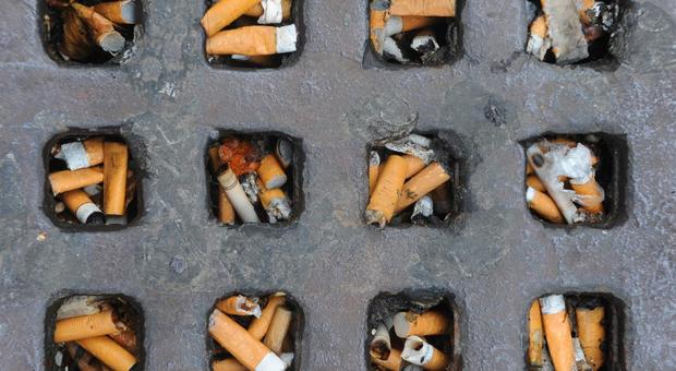 Svezia, da luglio 2019 scatta il divieto di fumo all'aperto