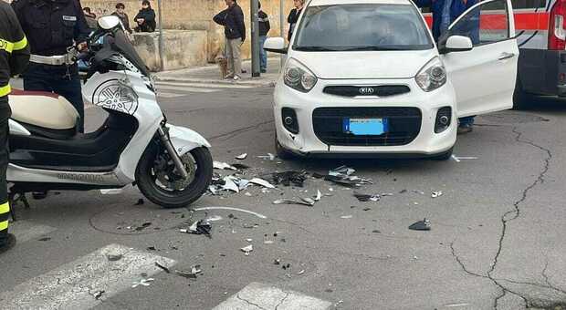 Incidente a Brindisi: con la moto contro un'auto, grave un uomo di 49 anni