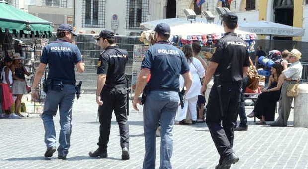 Turismo sicuro: polizia, carabinieri e guardia civil insieme per i controlli d'estate