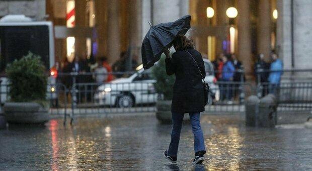 Allerta meteo domani nella Capitale e in tutto il Lazio: la Protezione civile prevede possibili forti temporali