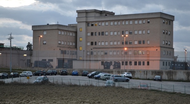 Carceri nelle Marche, «sovraffollamento preoccupante» a Montacuto e Pesaro