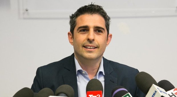 Pizzarotti lascia M5S: la conferenza stampa in diretta