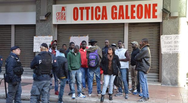 Migranti: protesta per pocket money, sit-in a Taranto