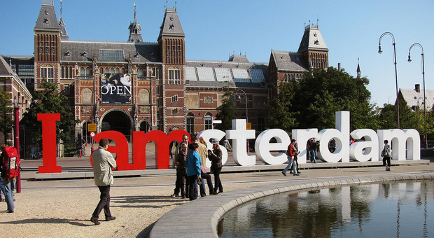 La scritta I AMsterdam potrebbe presto essere rimossa: ecco perché