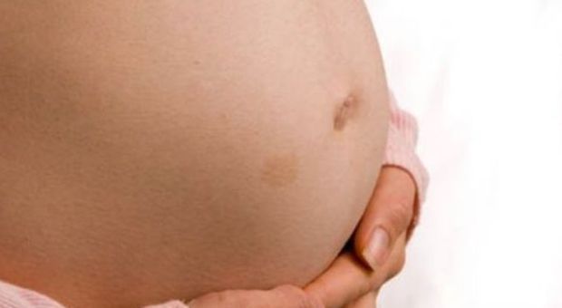 La madre-nonna partorirà il suo nipotino: vuole in grembo gli ovuli della figlia morta