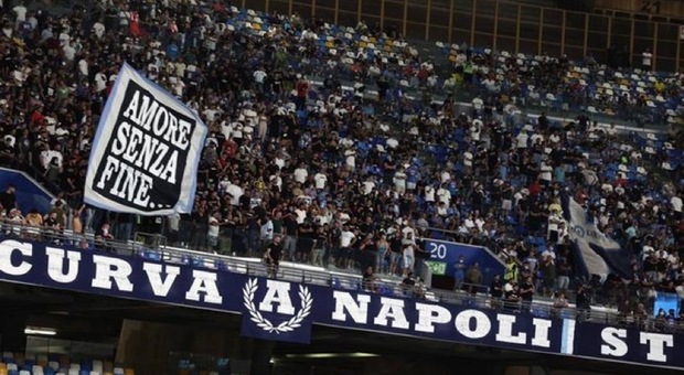 Napoli-Legia senza tifosi polacchi: divieto della Prefettura per l'Europa