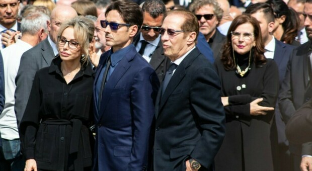 Berlusconi, aperto il testamento. Come viene divisa l'eredità? Fininvest a Marina e Pier Silvio