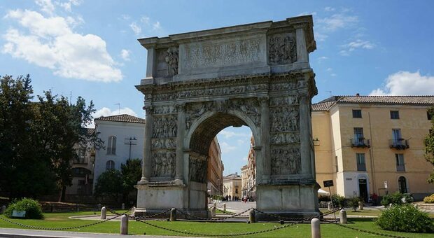 Arco di Traiano a Benevento, per il museo materiali dell'«antica Roma»