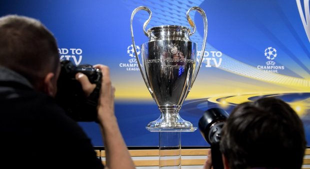 Uefa, ok al quarto cambio dopo il 90’ e nuovi orari nelle Coppe europee