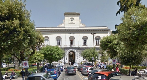 Pazienti psichiatrici vanno a lavorare negli uffici comunali nel Napoletano: 500 euro al mese