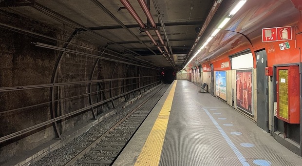 Caos metro A, stazione di San Giovanni chiusa: ancora disagi per i viaggaitori