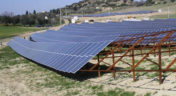 Sventrano l’impianto fotovoltaico: via 3 km di rame per 80mila euro