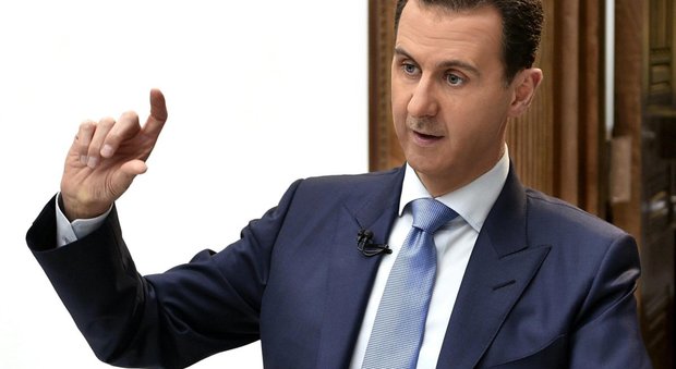 Siria, raid regime con bombe a grappolo e napalm