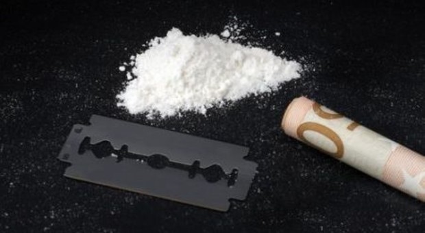 In carcere il pusher incensurato, in casa del 41enne marchigiano trovati 35 grammi di cocaina