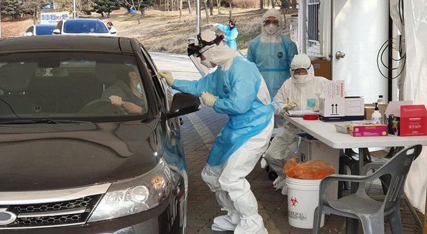 Coronavirus, primo caso di recidiva in Corea del Sud: donna guarita è risultata di nuovo positiva
