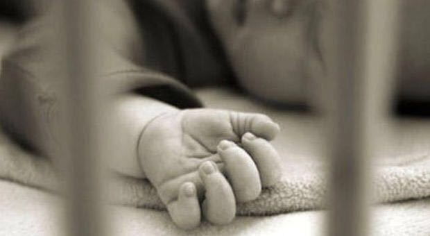 Udine, bimba di 8 mesi muore in culla: disposta l'autopsia