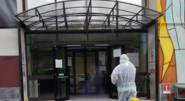 Coronavirus, quattro nuovi casi nell'ospedale di Pozzuoli: ora ne sono 27