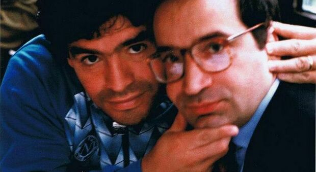 Carlo Iuliano con Maradona
