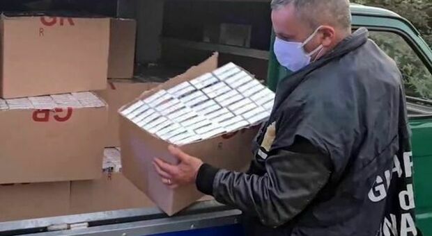 Contrabbando di sigarette a Caserta, 12 indagati, tutti col reddito di cittadinanza