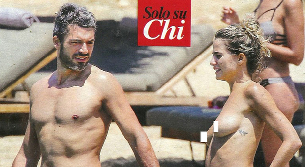 Luca Argentero e Cristina Marino in topless a Mykonos