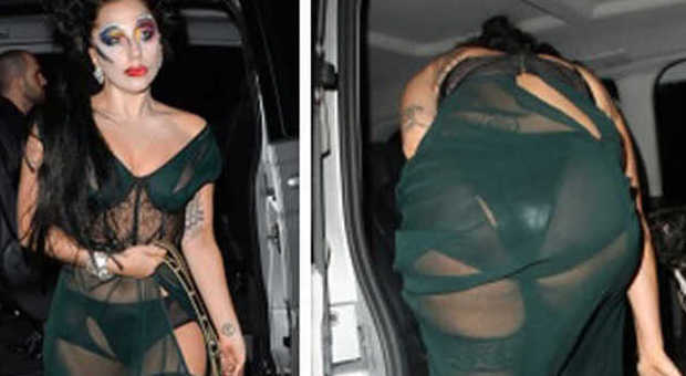 Lady Gaga dà scandalo: a spasso in lingerie a Manchester