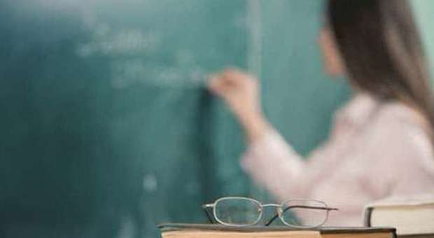 immagine La prof e gli sms al 14enne: «Lascio subito mio marito, quanti figli vogliamo fare?»