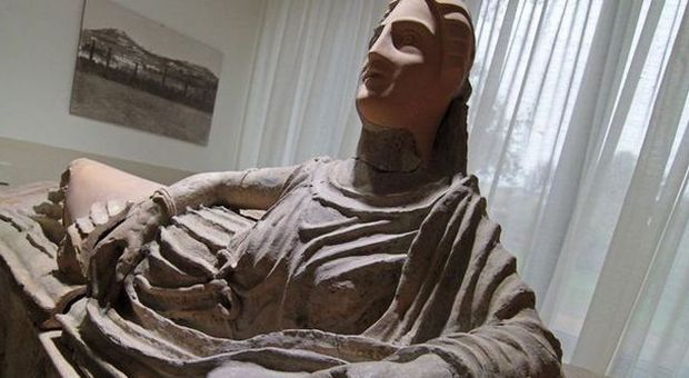 Napoli, alla scoperta del tesoro etrusco: al Denza la collezione dei Barnabiti |Foto