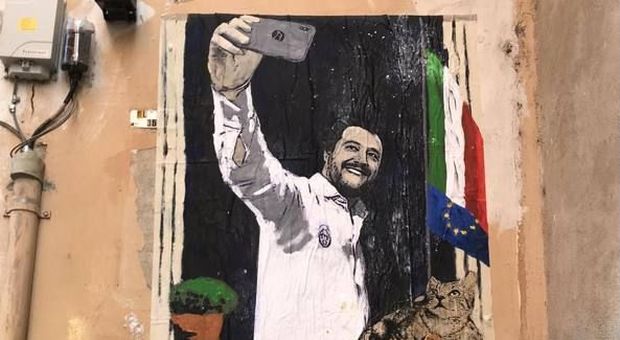 TvBoy contro Salvini, murale vicino a Piazza Venezia: "La dittatura del selfie"